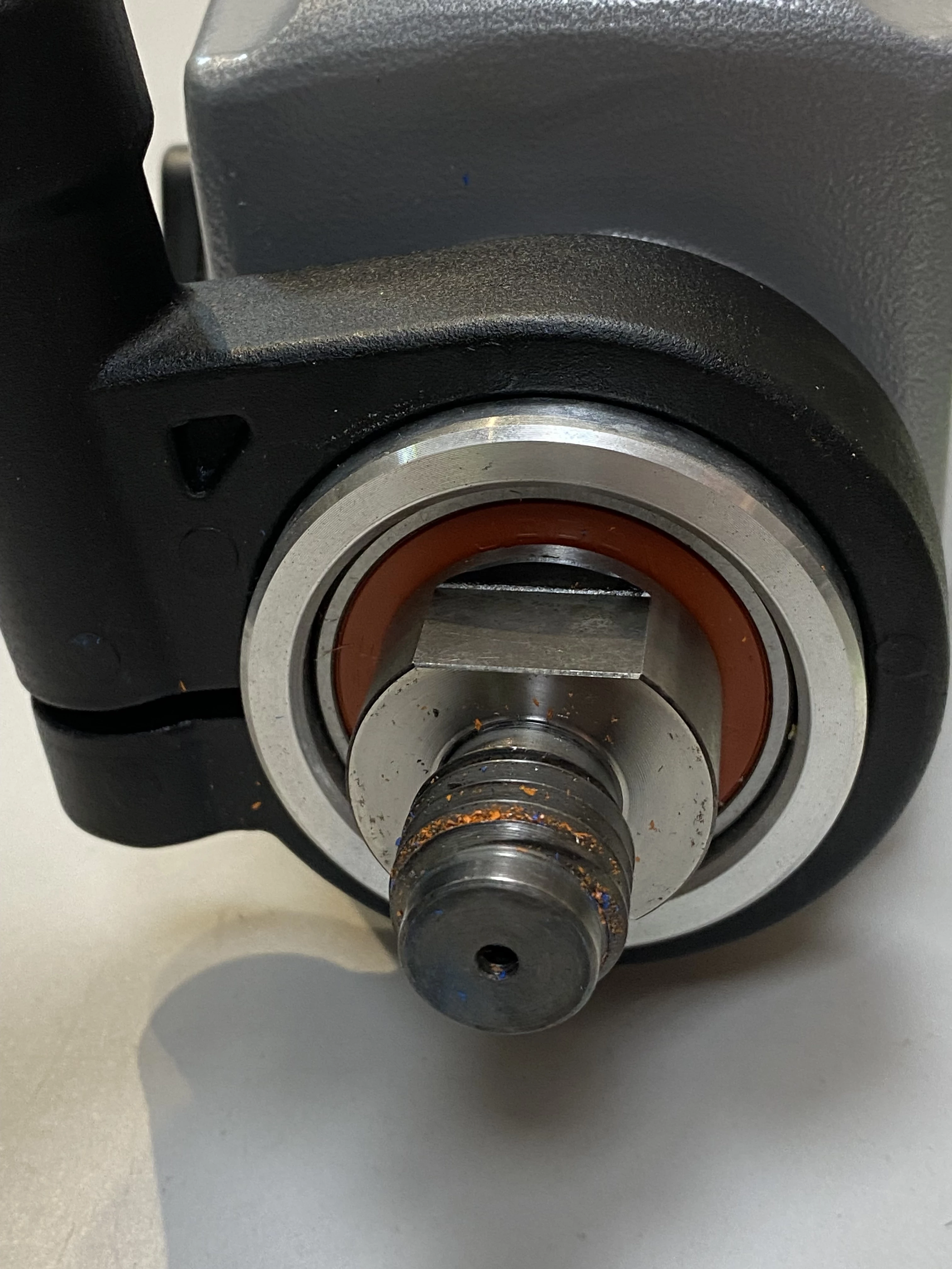 makita-dbm130-wiertnica-diamentowa-walizka-marka-makita