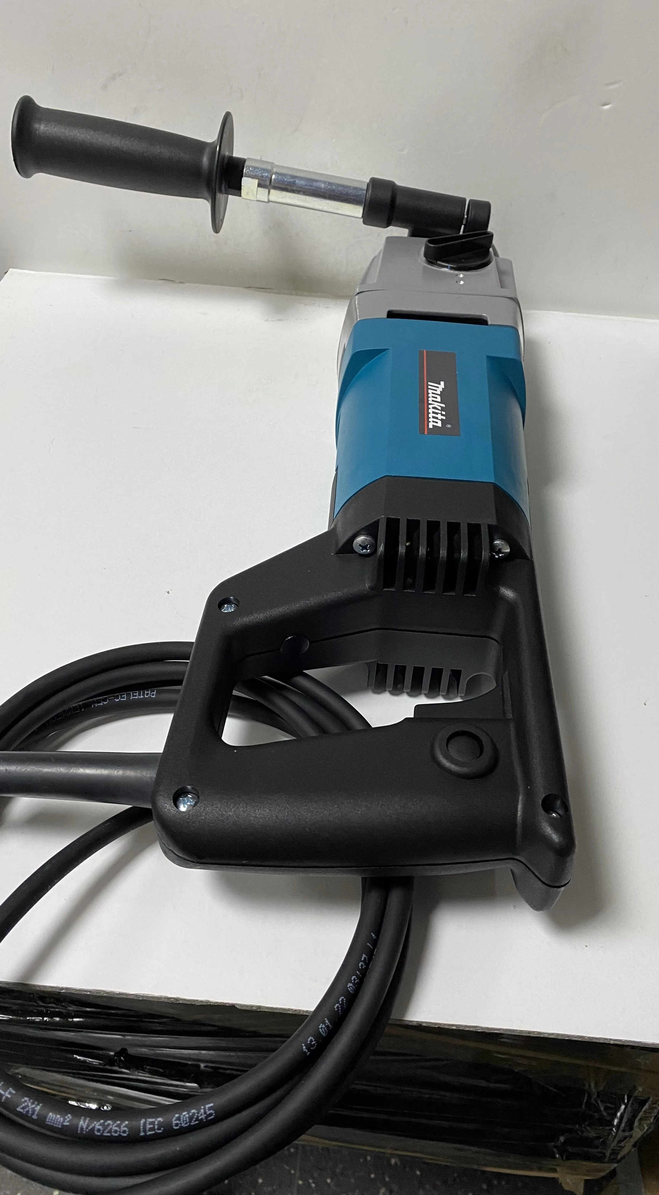 makita-dbm130-wiertnica-diamentowa-walizka-chabrowa-4-jelcz-laskowice