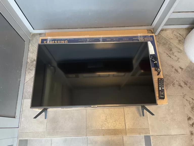 telewizor-samsung-ue43tu7102-uhd-4k-smart-tv-marka-samsung