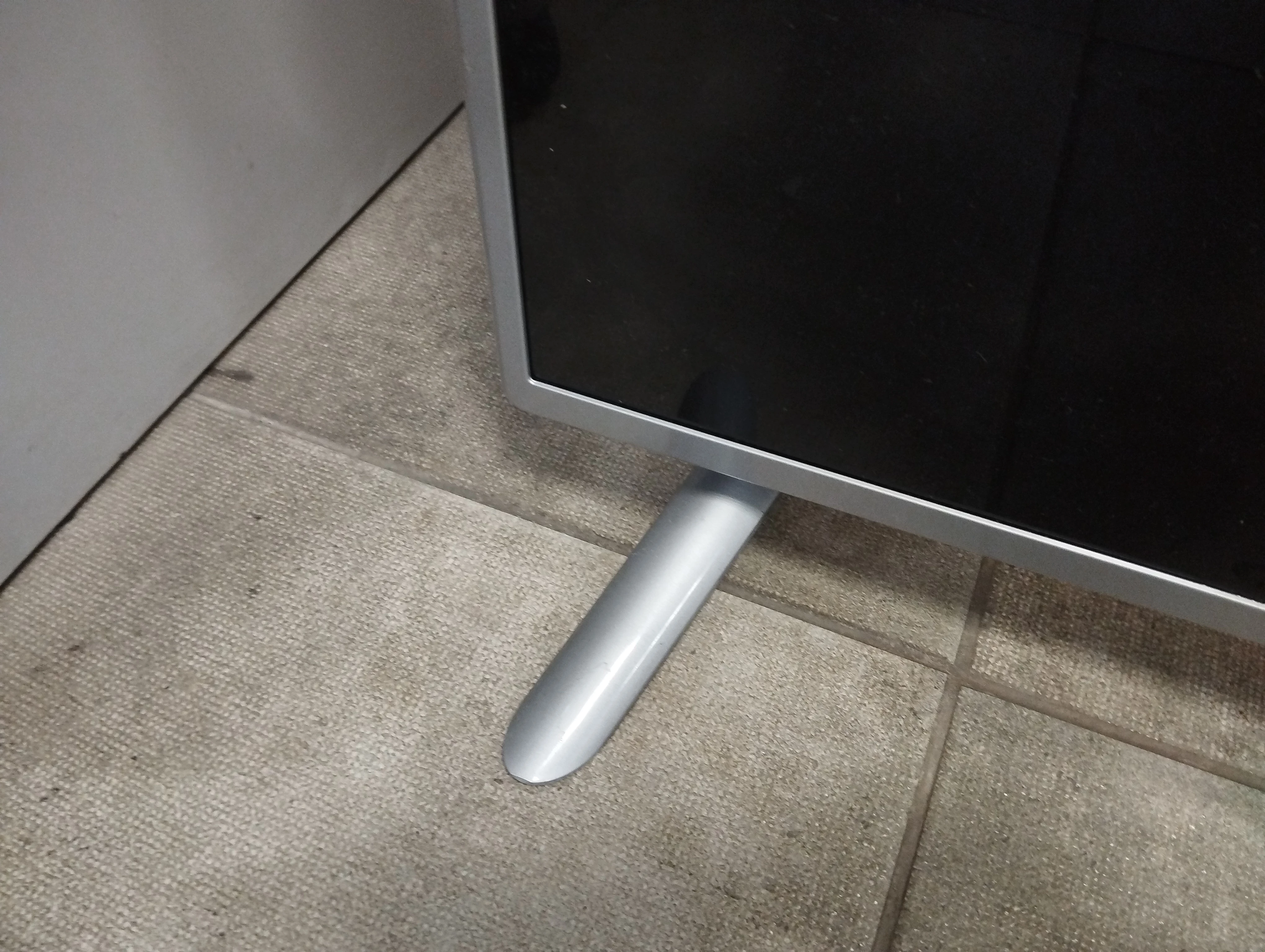 telewizor-lg47lb5700-pilot-marka-lg