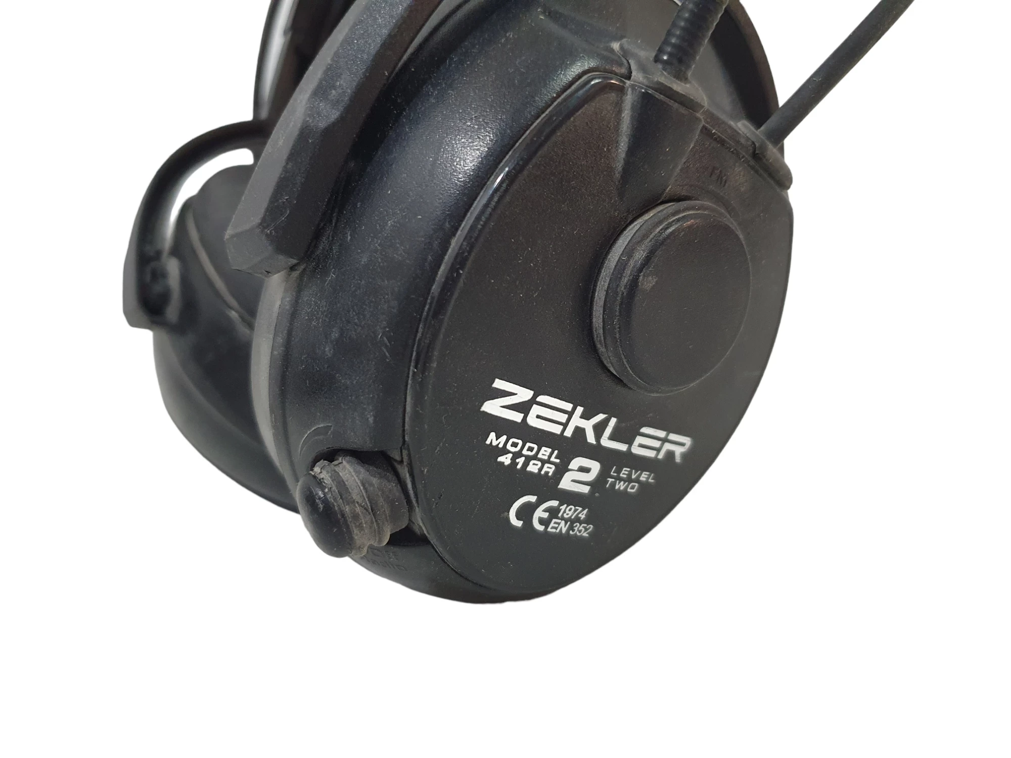 nauszniki-zekler-2-412r-z-wbudowanym-radiem-snr-30-db-stan-uzywany