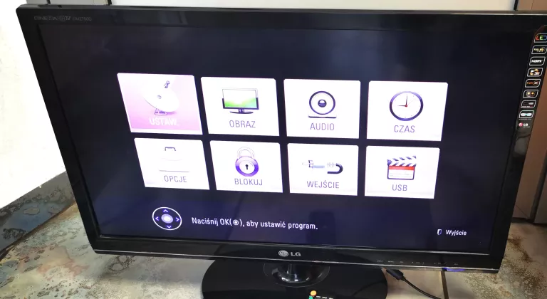 TELEWIZOR LG DM2780