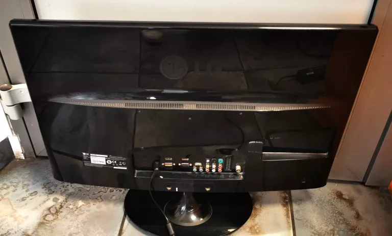 TELEWIZOR LG DM2780
