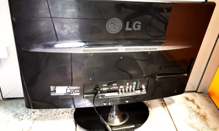 TELEWIZOR LG DM2780