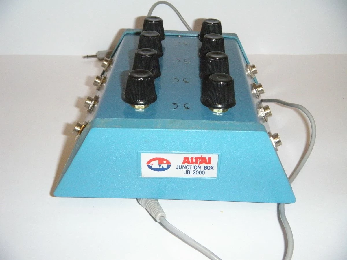 rozdzielacz-sluchawkowy-altai-junction-box-jb-2000-product-id