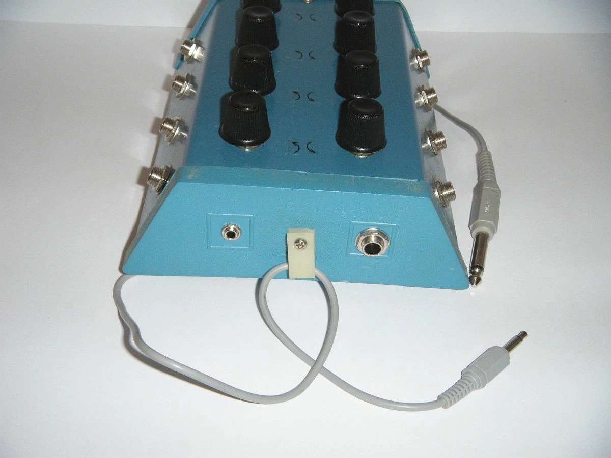 rozdzielacz-sluchawkowy-altai-junction-box-jb-2000-stan-uzywany