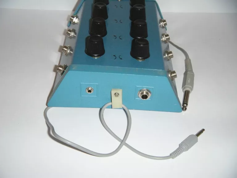 rozdzielacz-sluchawkowy-altai-junction-box-jb-2000-stan-uzywany