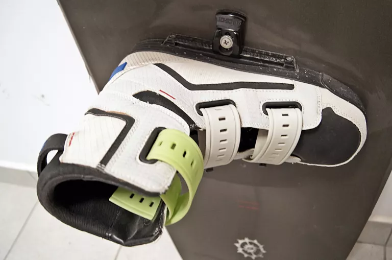 deska-waterboard-slingshot-152-z-butami-dl-w-27cm-kod-producenta-slingshot-152