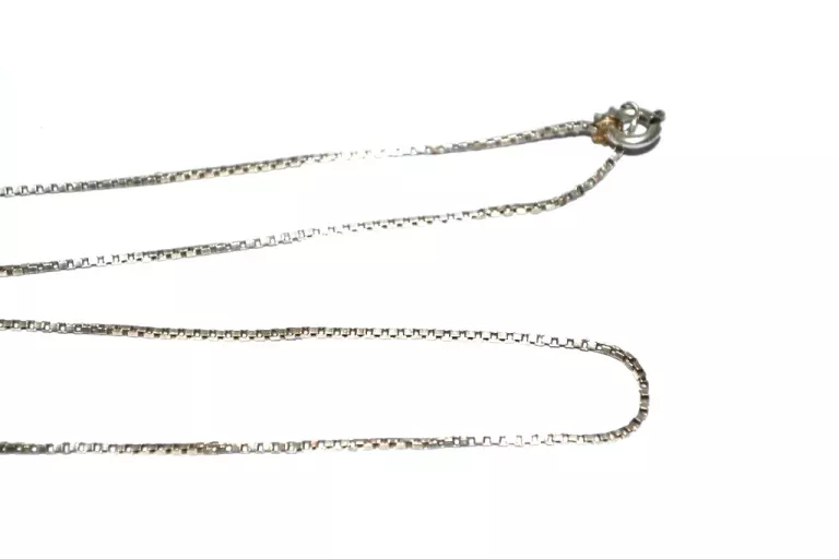 srebrny-dlugi-lancuszek-okazja-stan-uzywany
