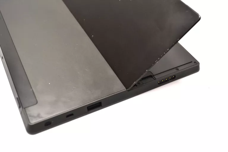 tablet-microsoft-surface-rt-1516-232gb-ladowarka-model-tabletu-surface-rt