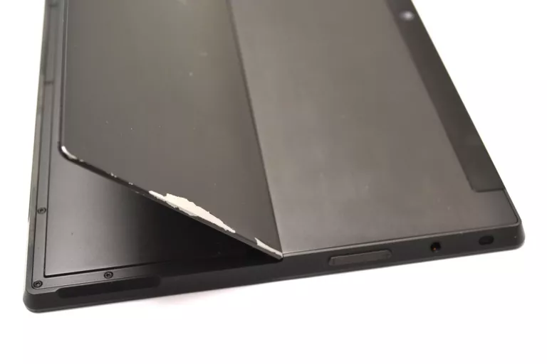 tablet-microsoft-surface-rt-1516-232gb-ladowarka-wbudowana-pamiec-32-gb