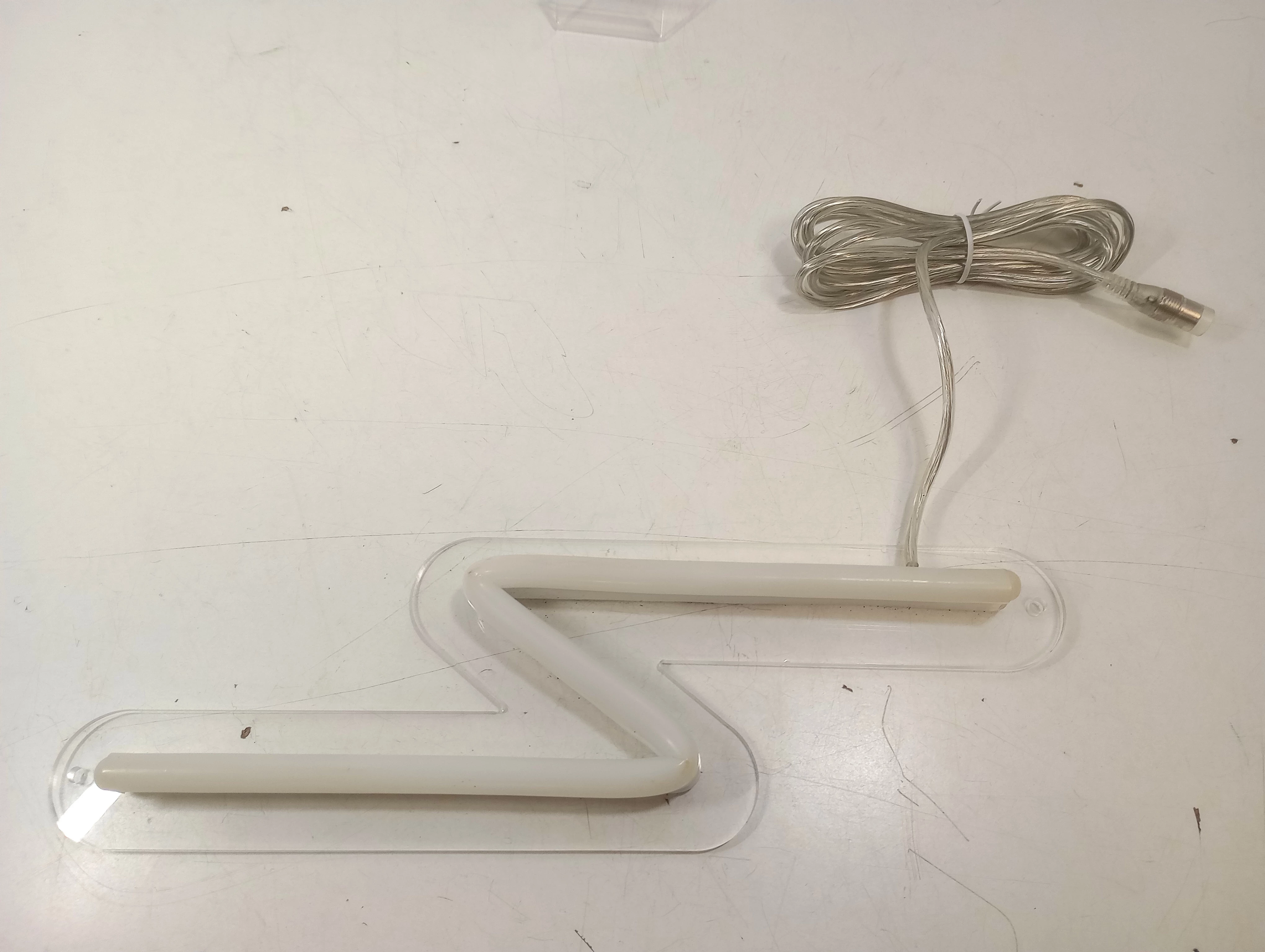 neon-rozowa-strzala-ops-rodzaj-led