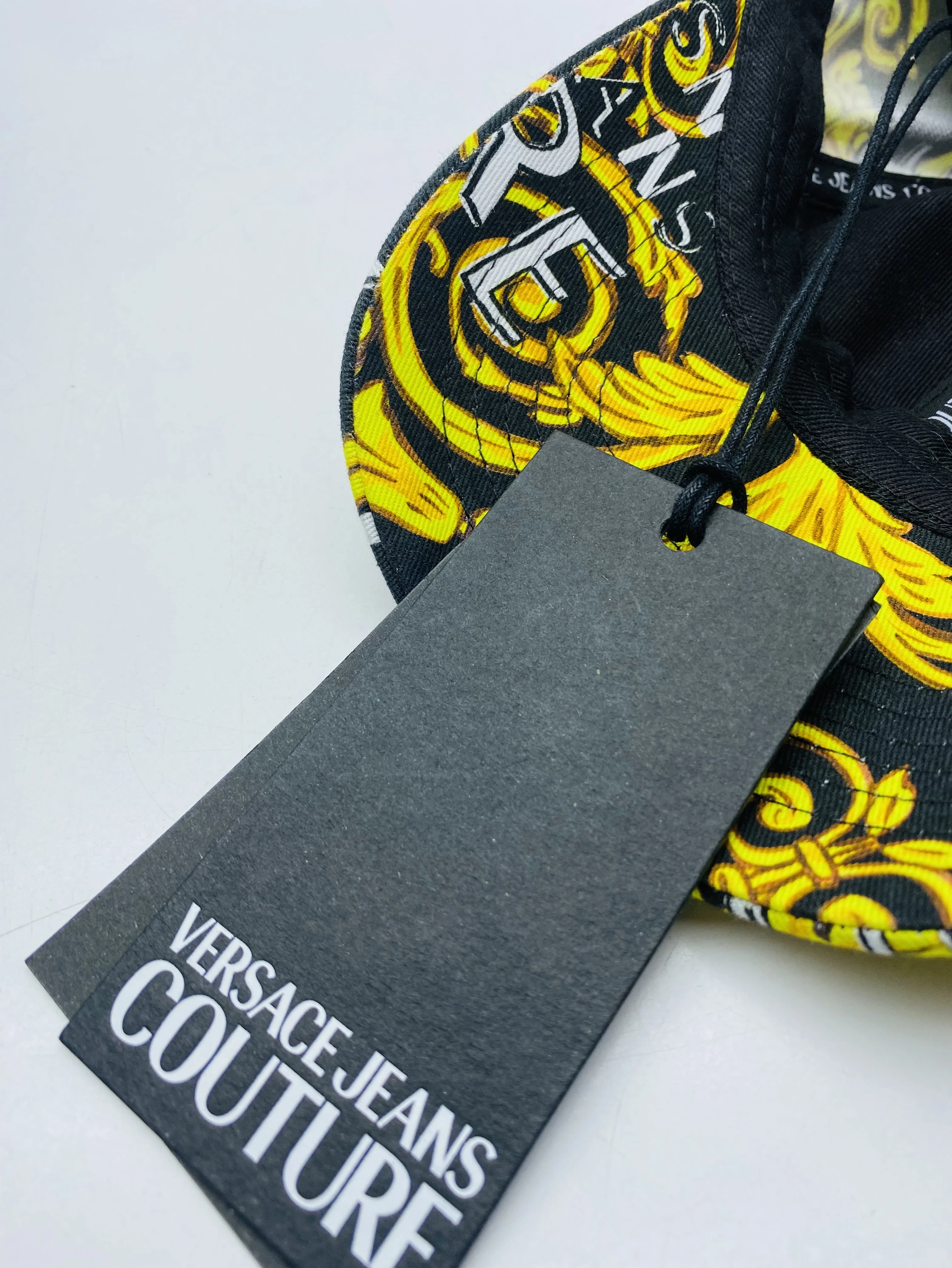 czapka-z-daszkiem-versace-czarna-74yazk18-marka-versace