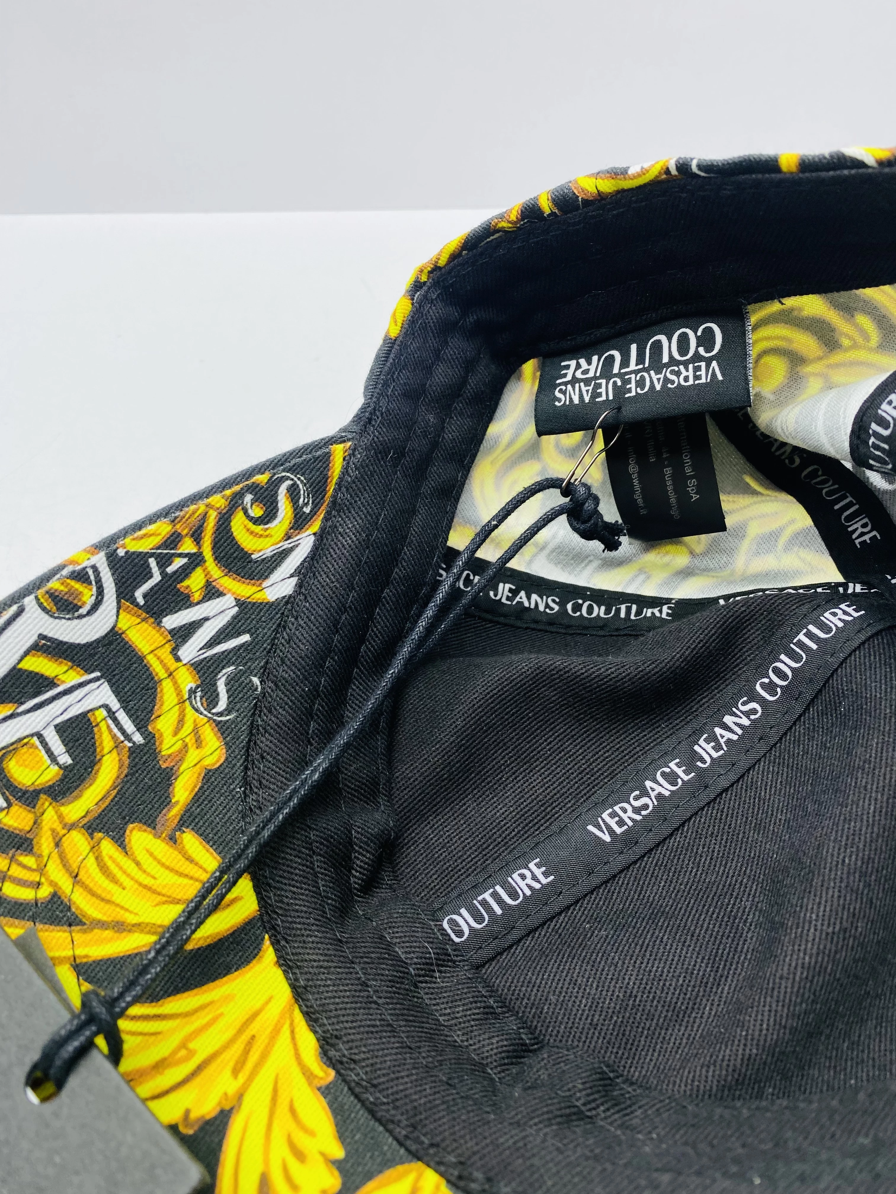 czapka-z-daszkiem-versace-czarna-74yazk18-stan-powystawowy