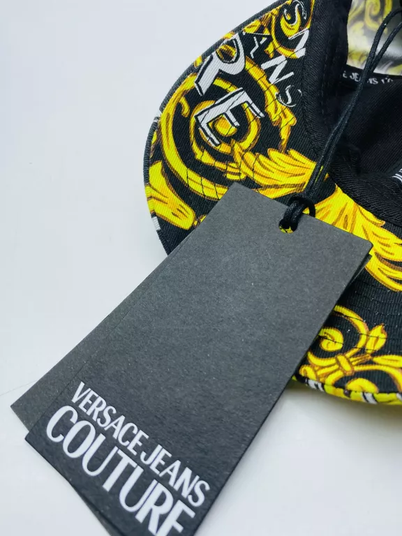 CZAPKA Z DASZKIEM VERSACE CZARNA 74YAZK18