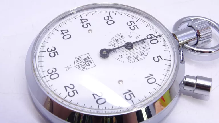 stoper-tag-heuer-z-licznikiem-60-min-0-jewel-opis-przeznaczenie-bieganie