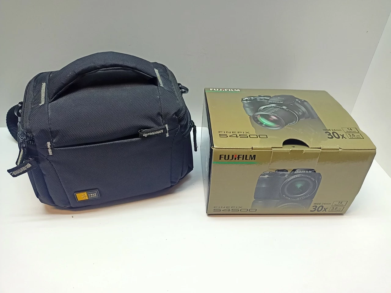 aparat-fujifilm-s4500-torba-pudelko-stan-uzywany