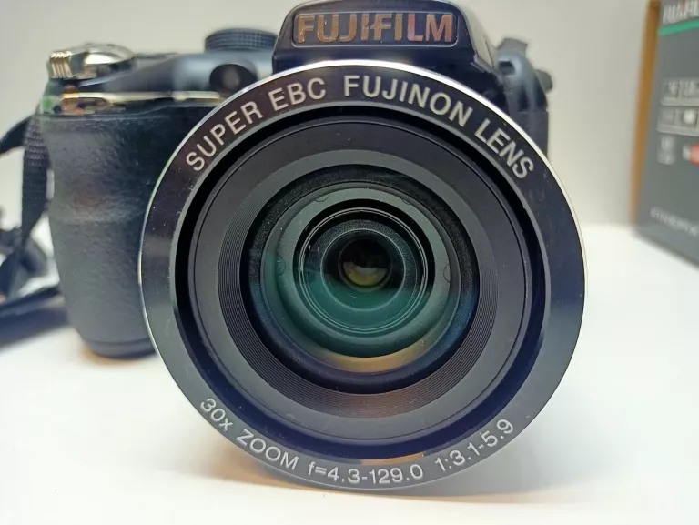 aparat-fujifilm-s4500-torba-pudelko-czulosc-iso-100