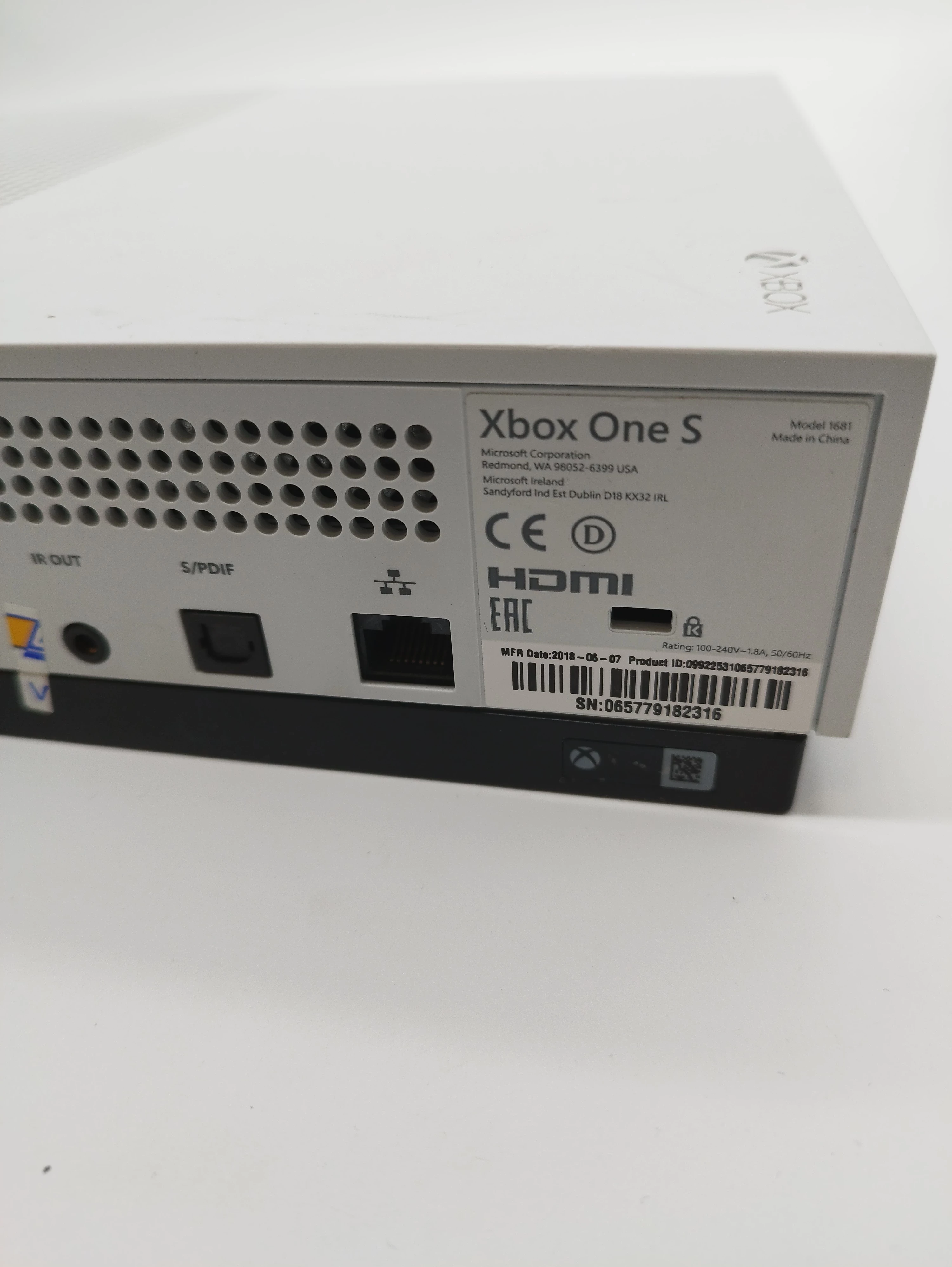 Bon Plan : Pack Xbox One S 1To + 2e manette + 5 jeux à 249,99