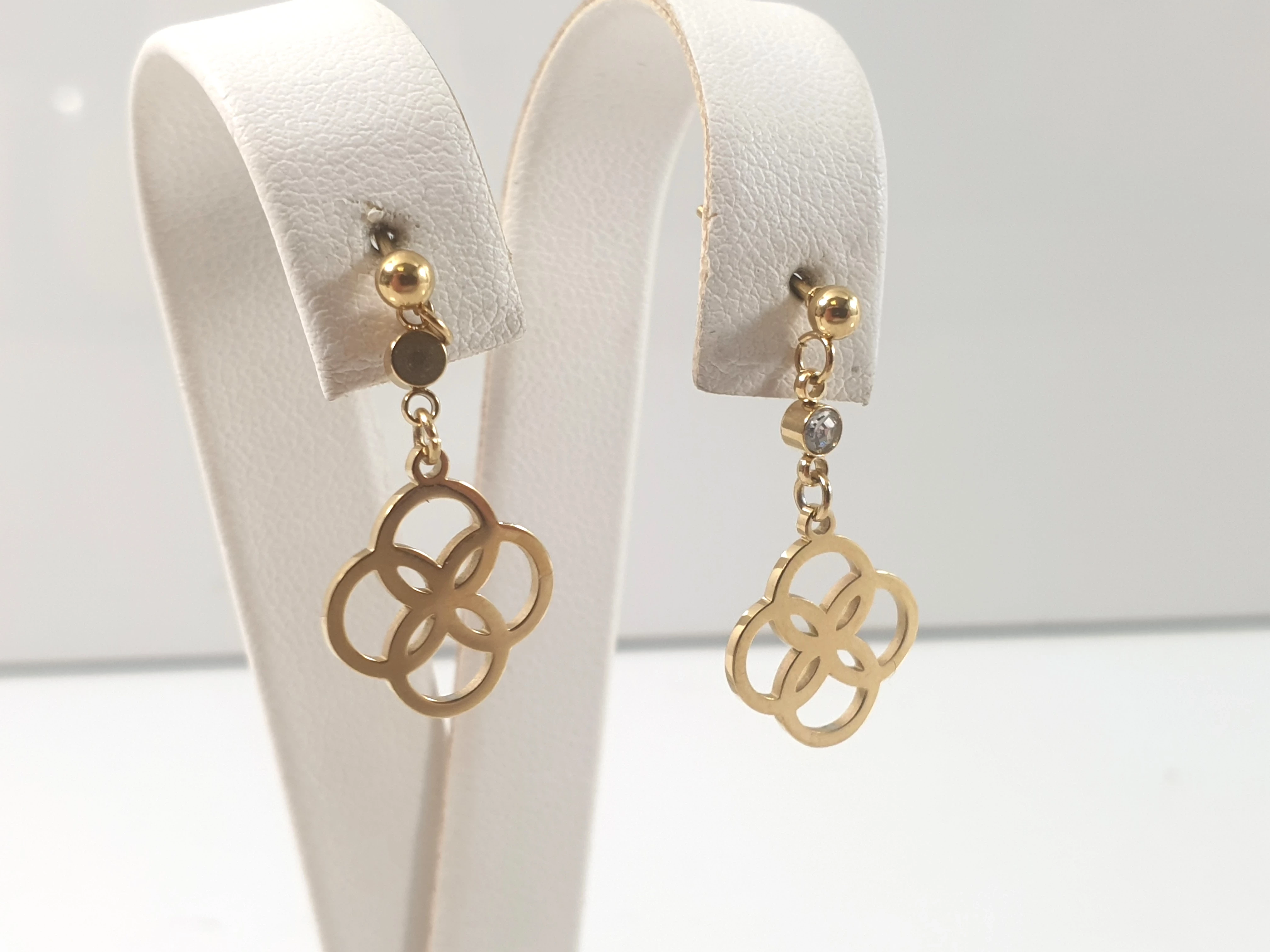 kolczyki-stal-pozlacana-geometryczny-kwiatek-kurpinskiego-117-poznan-ska-x