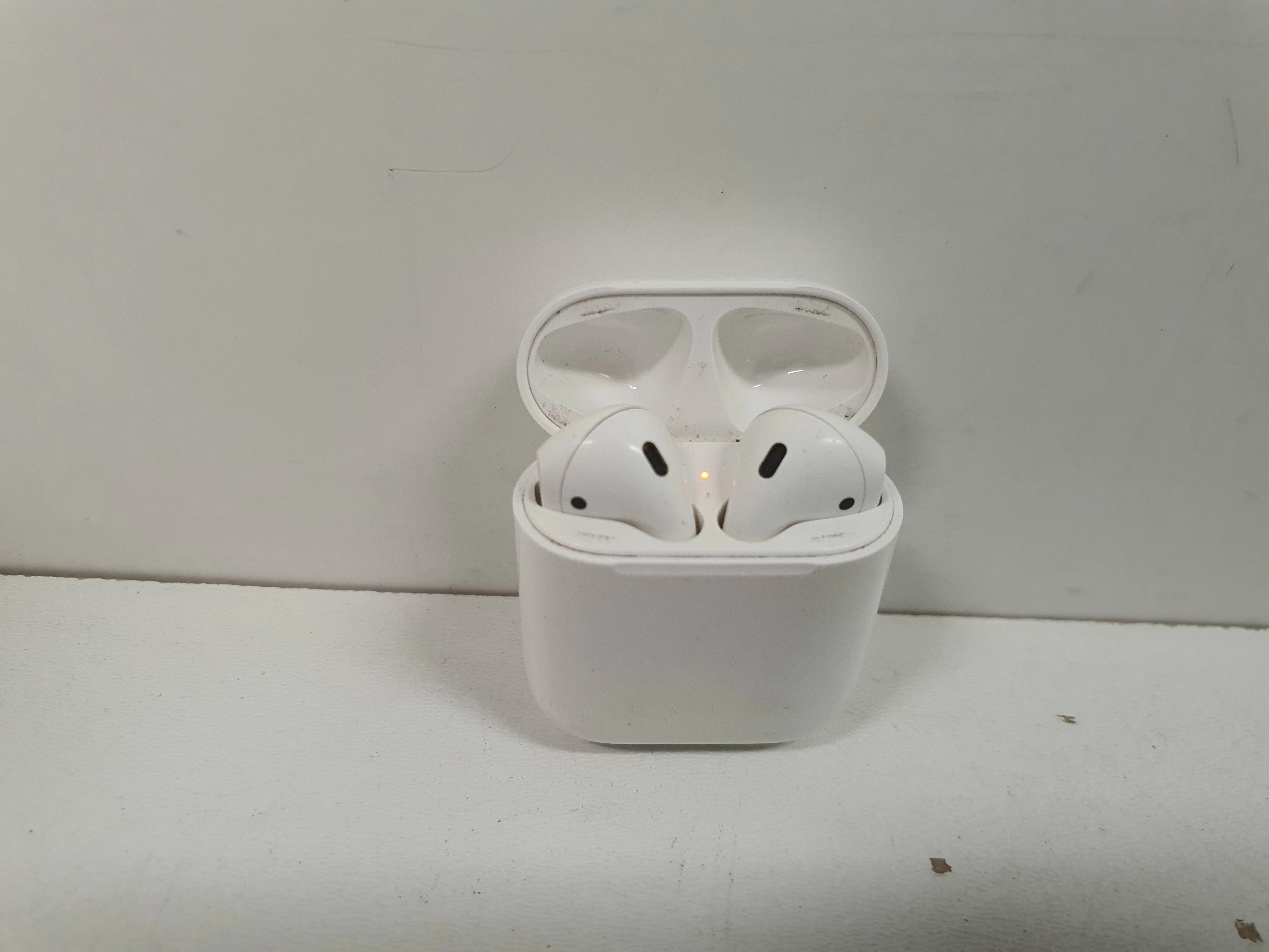 sluchawki-bezprzewodowe-apple-airpods-2-opis-witosa-39-krakow