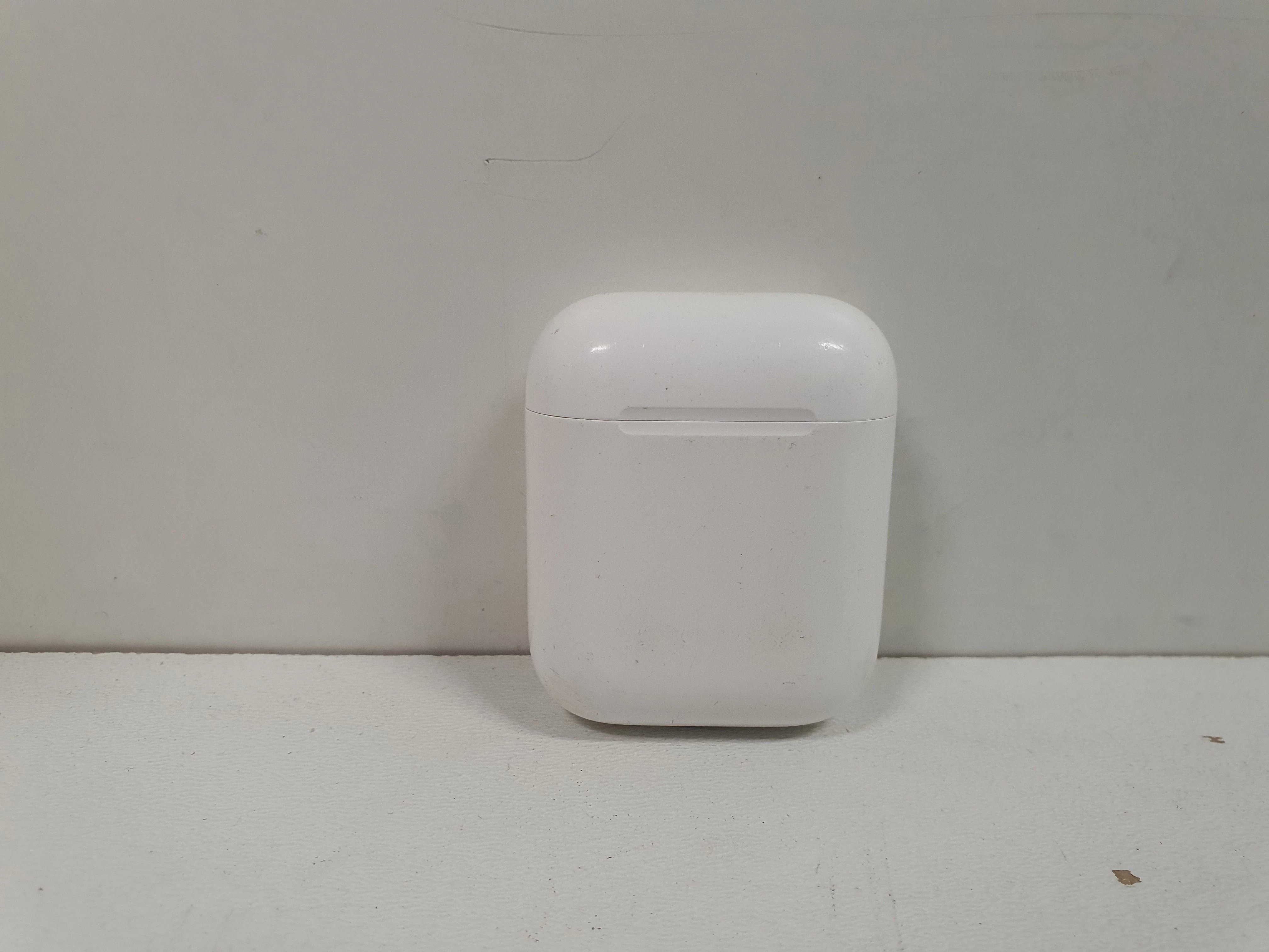 sluchawki-bezprzewodowe-apple-airpods-2-opis-stan-uzywany