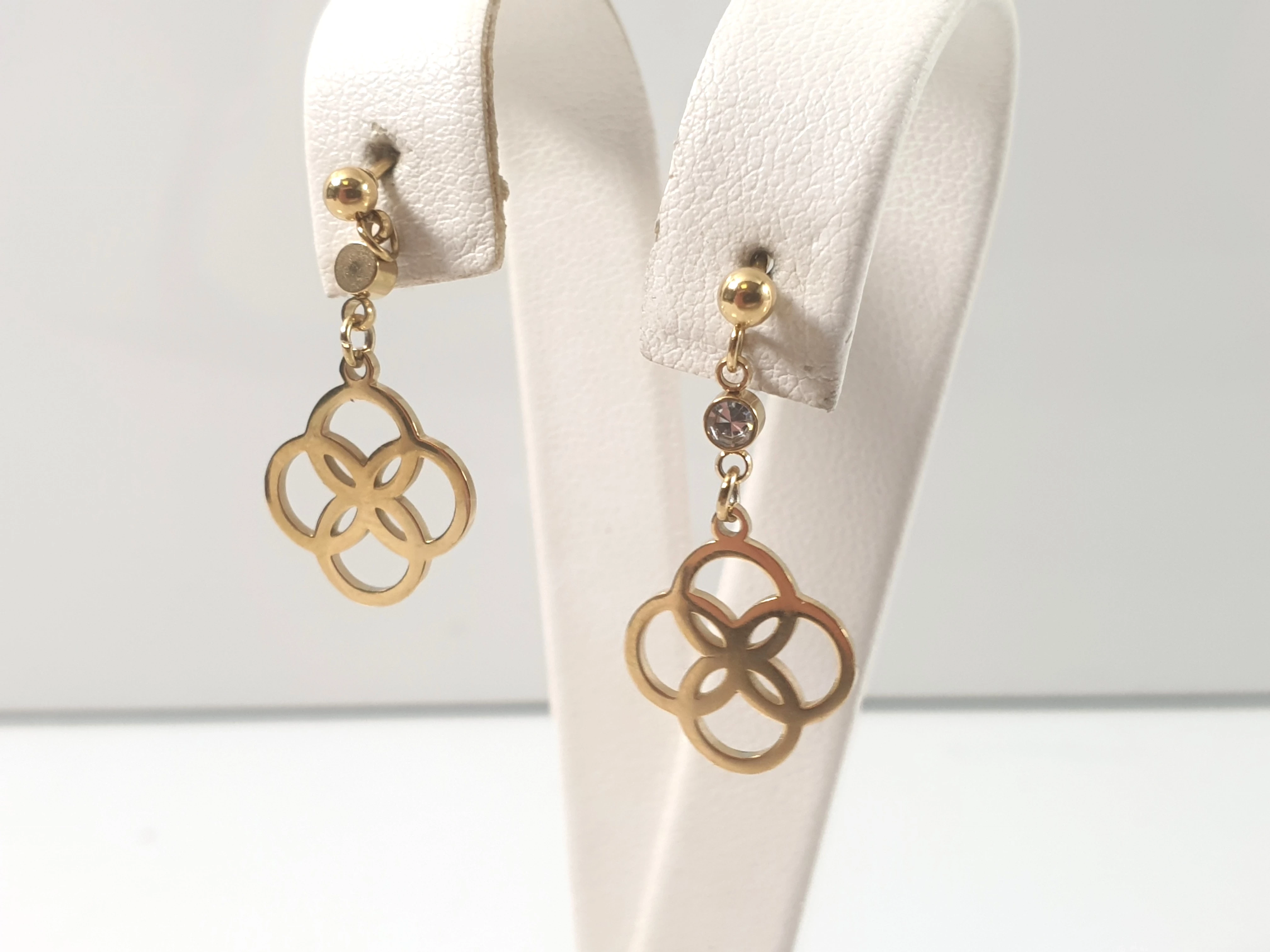 kolczyki-stal-pozlacana-geometryczny-kwiatek-ean-gtin-5903678560317