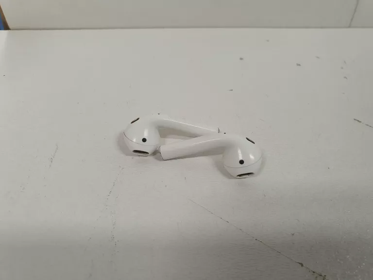 sluchawki-bezprzewodowe-apple-airpods-2-opis-rodzaj-sluchawek-douszne