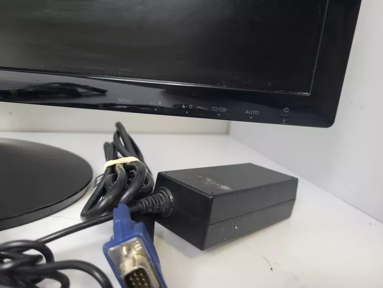 monitor-samsung-s24d300h-rodzaj-podswietlania-led