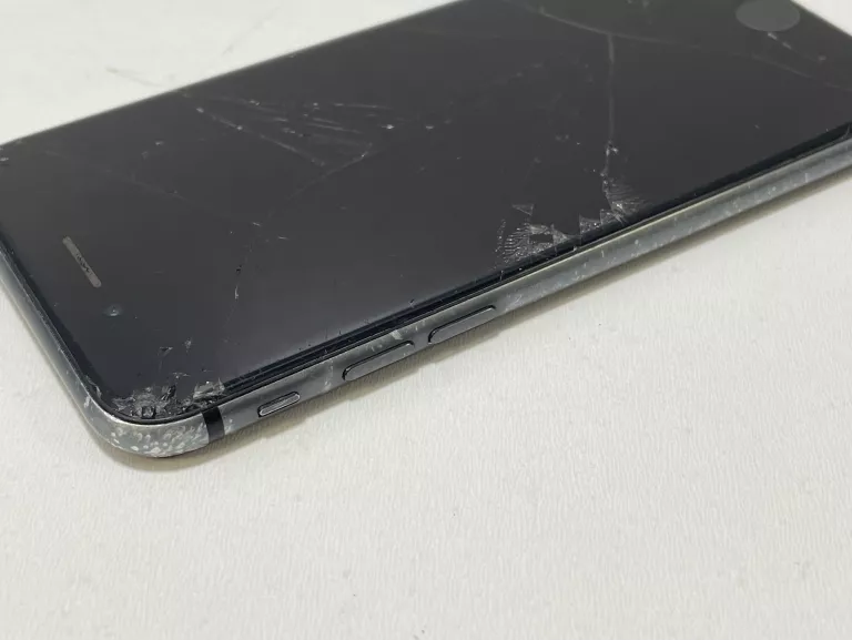 telefon-apple-iphone-8-64gb-czytaj-opis-przekatna-ekranu-47