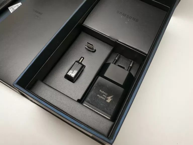 TELEFON SAMSUNG GALAXY S9+ AKCESORIA KOMPLET