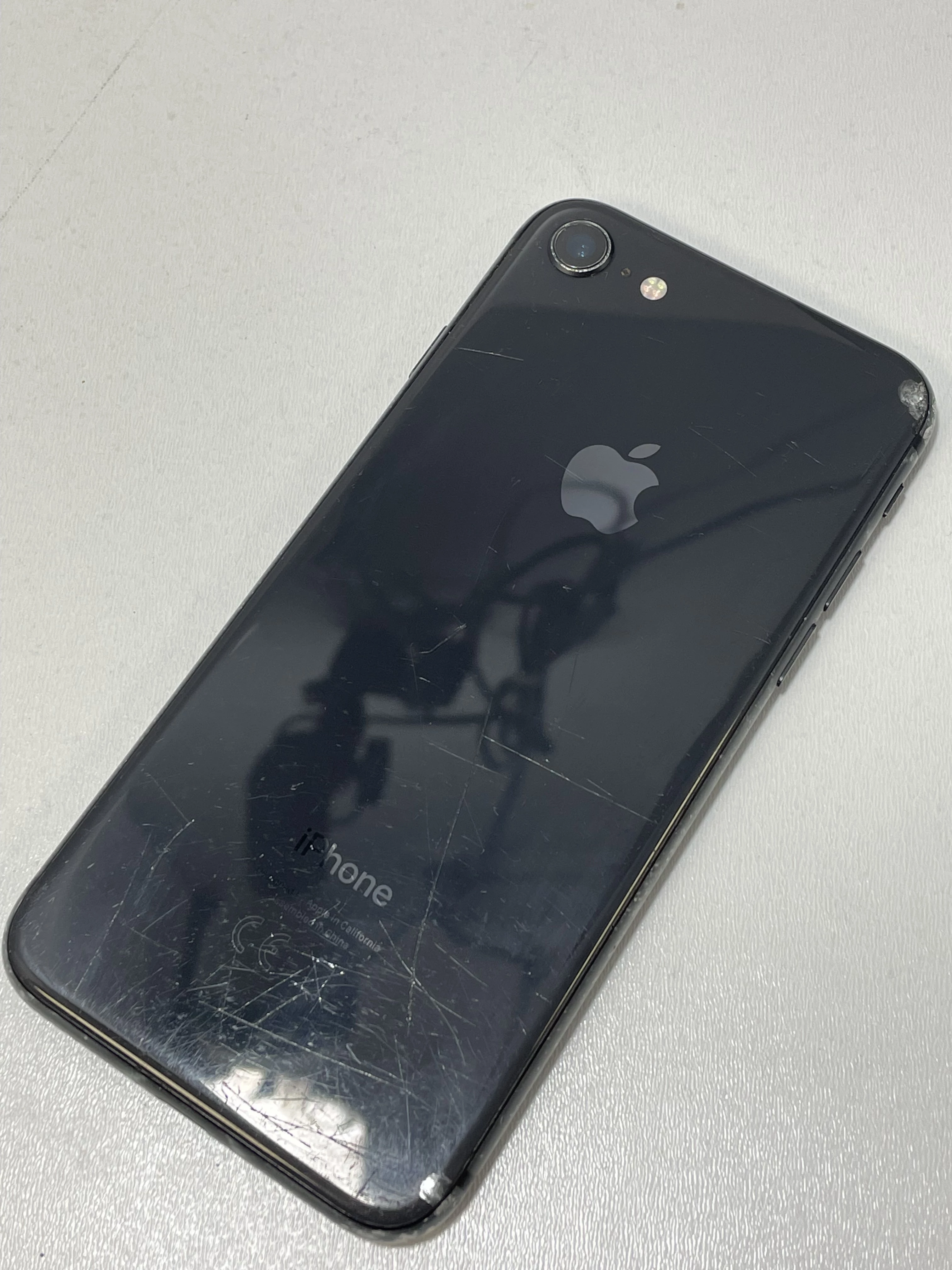 telefon-apple-iphone-8-64gb-czytaj-opis-sluchawki-w-komplecie-nie