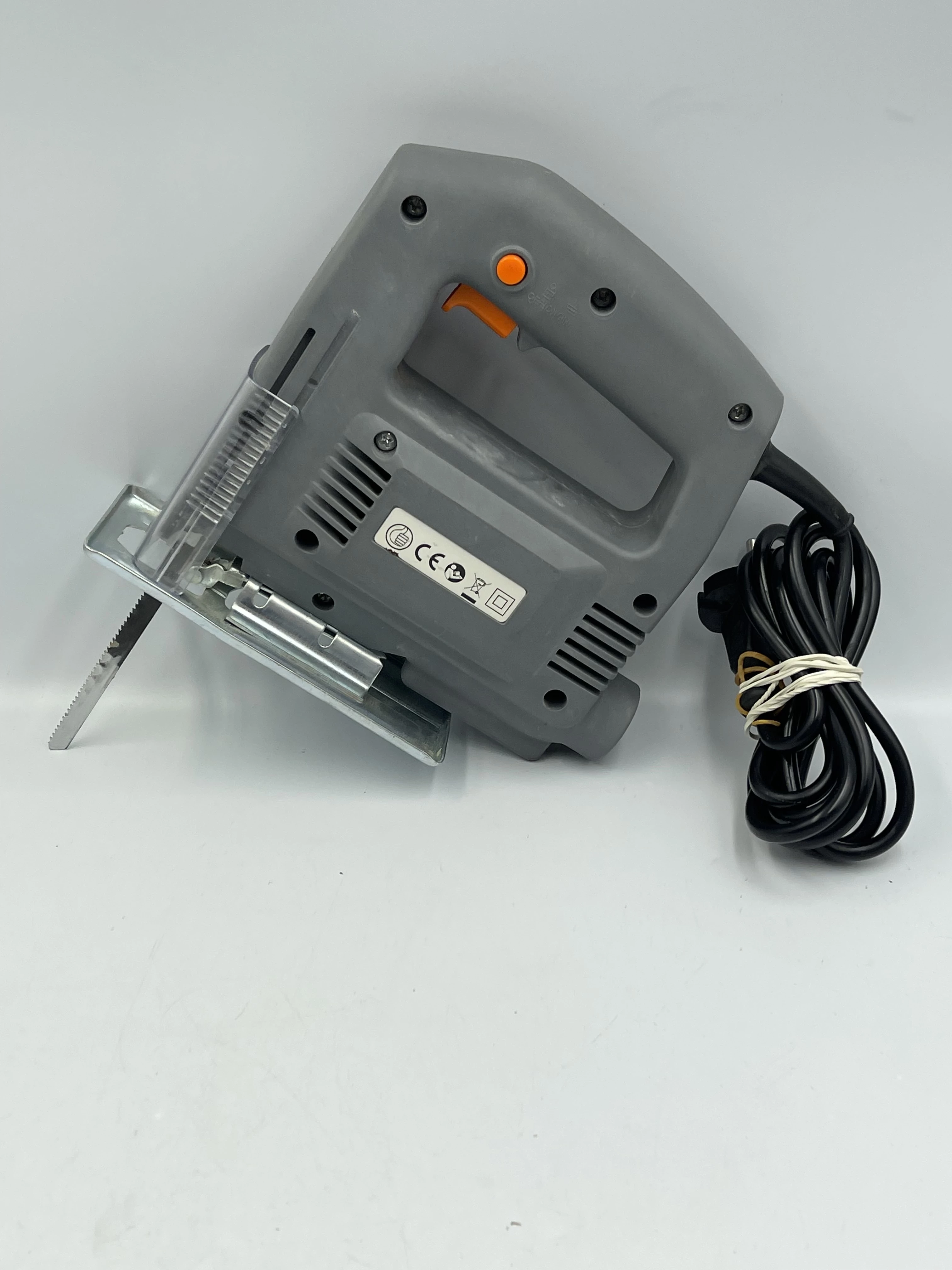 wyrzynarka-auchan-szara-350w-m1q-dh32-55-mocowanie-brzeszczotu-chwyt-uniwersalny