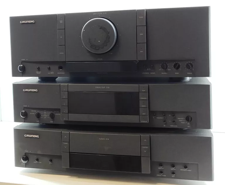 ZESTAW GRUNDIG AMPLITUNER TUNER EQUALIZER 210