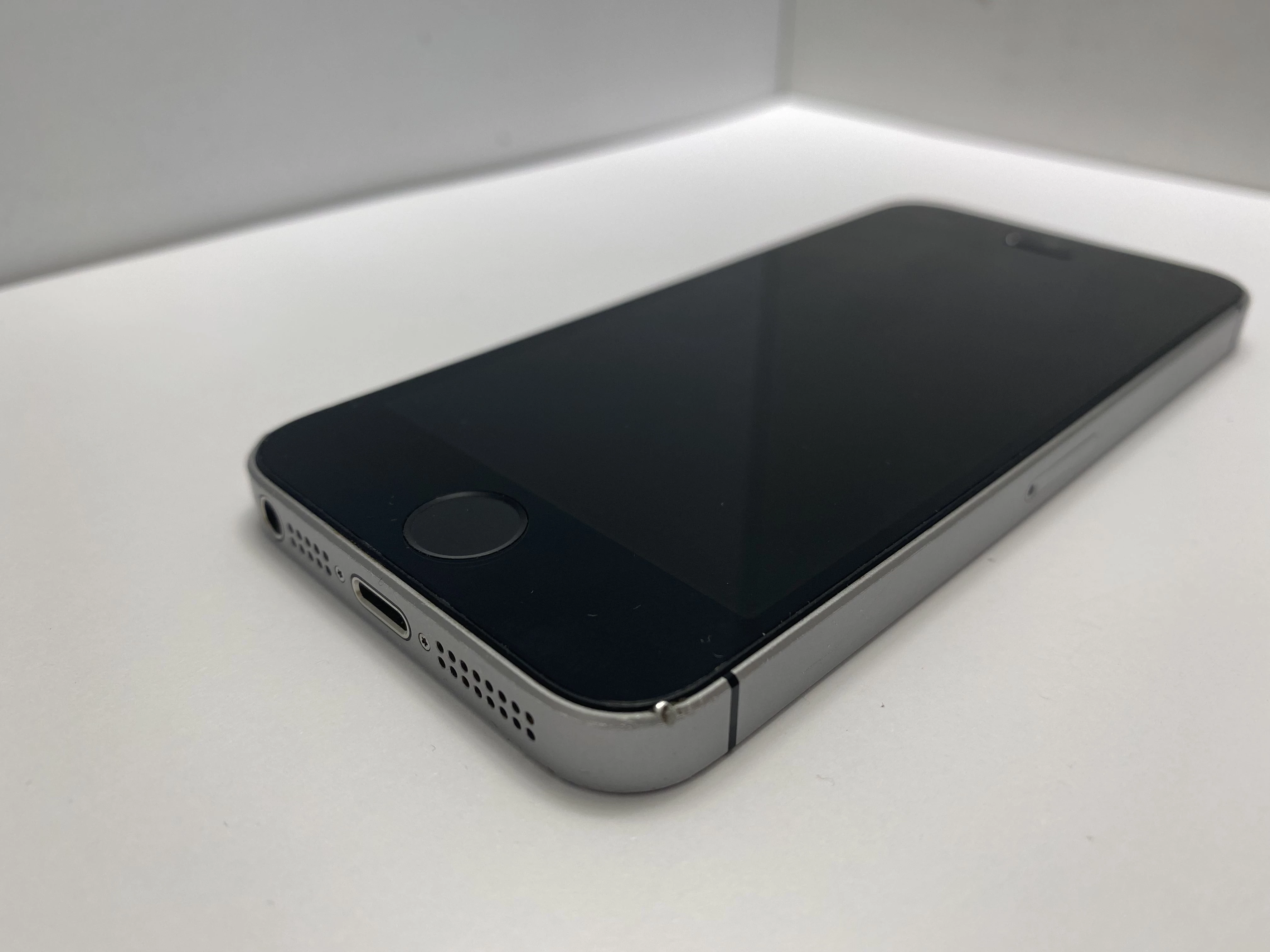 apple-iphone-se-ean-gtin-0190198292933