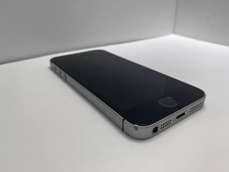 apple-iphone-se-kolor-srebrny