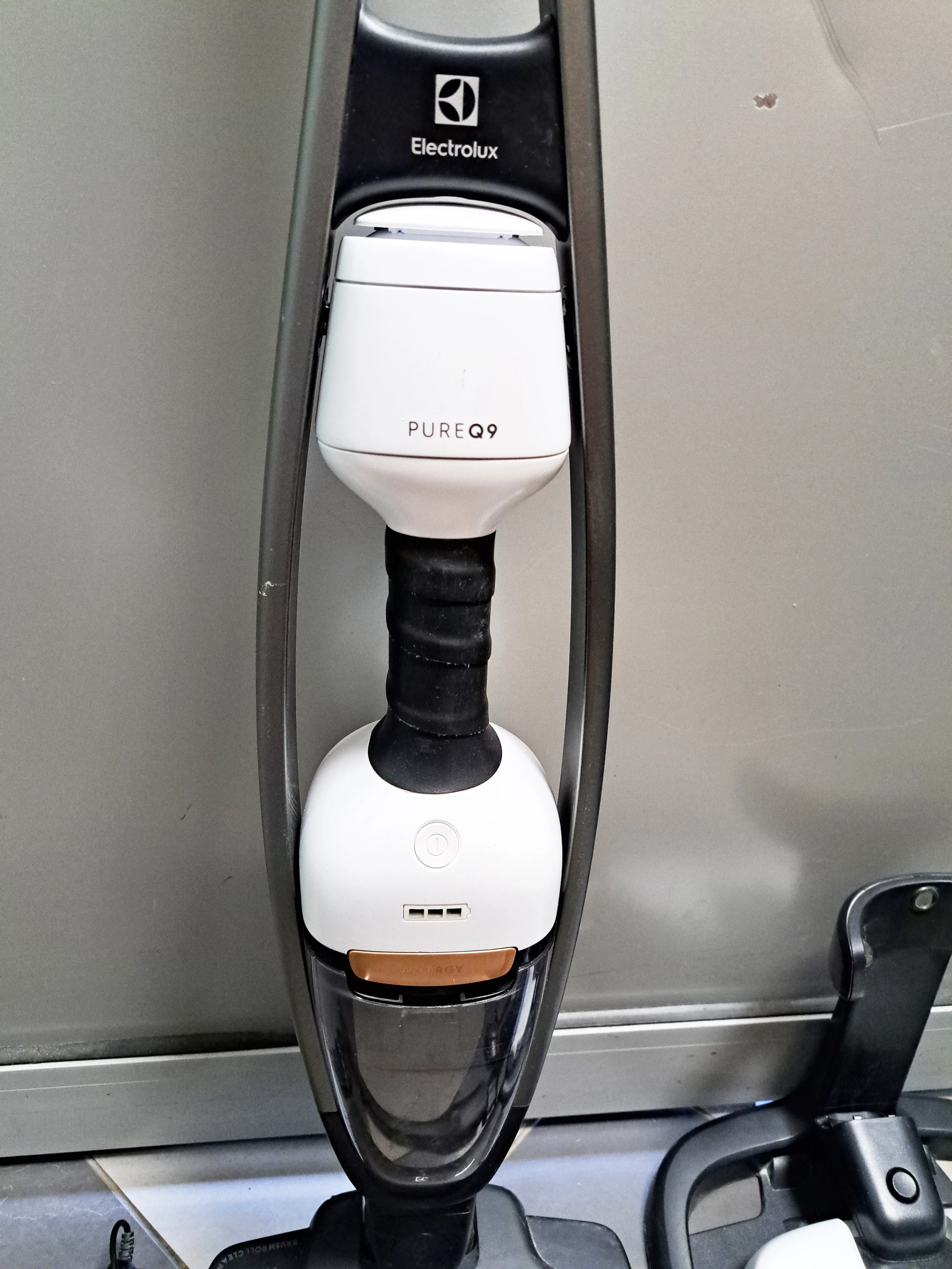 odkurzacz-electrolux-pure-q9-stan-uzywany