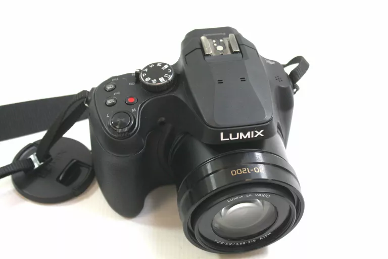 APARAT PANASONIC LUMIX DC-FZ82