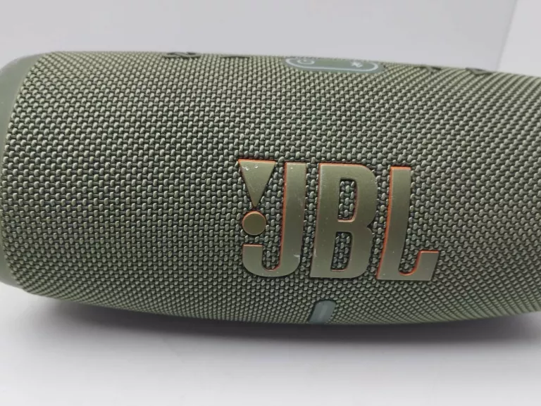 jbl-charge-5-zielony-kolor-zielony