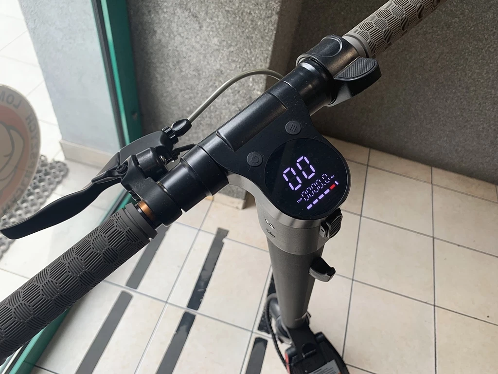 hulajnoga-elektryczna-indiana-es700-gwarancja-predkosc-maksymalna-25