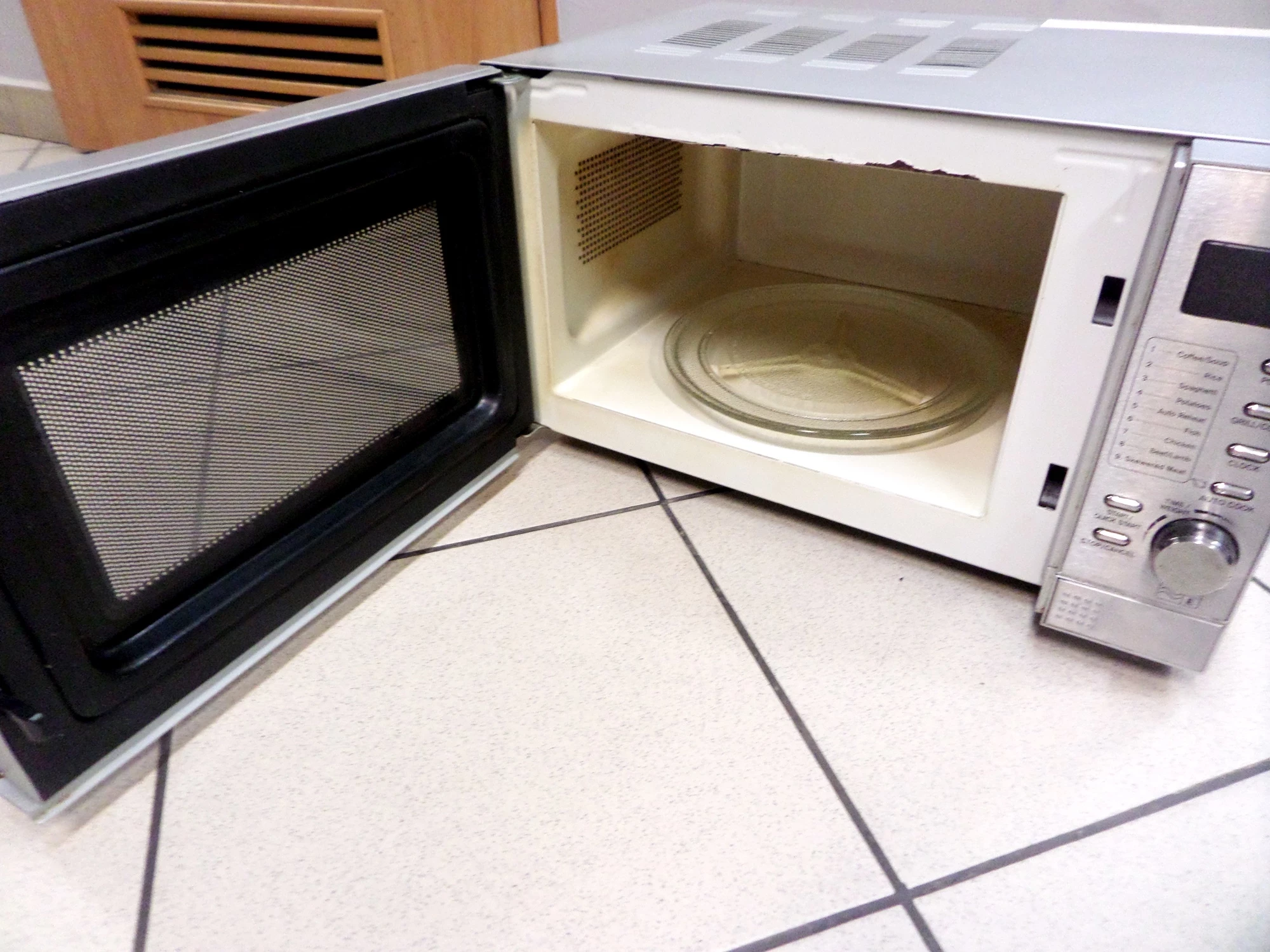 kuchenka-mikrofalowa-tesco-mg208-ean-gtin-5054304349568