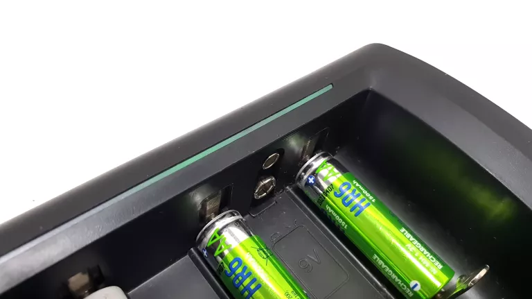 ŁADOWARKA ENERGIZER AA,AAA,R14,R20,9V