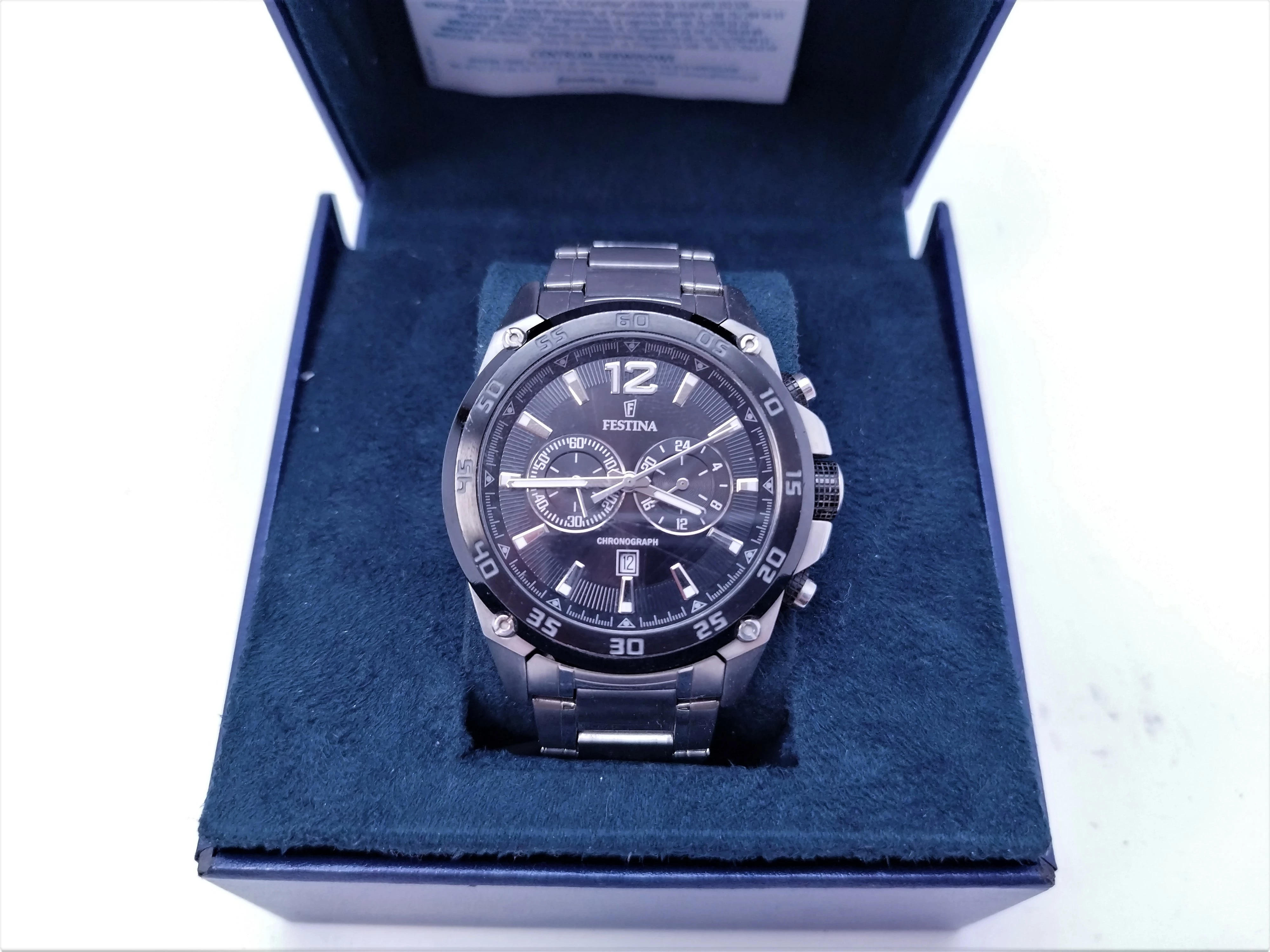 zegarek-festina-f16680-ksztalt-koperty-okragla