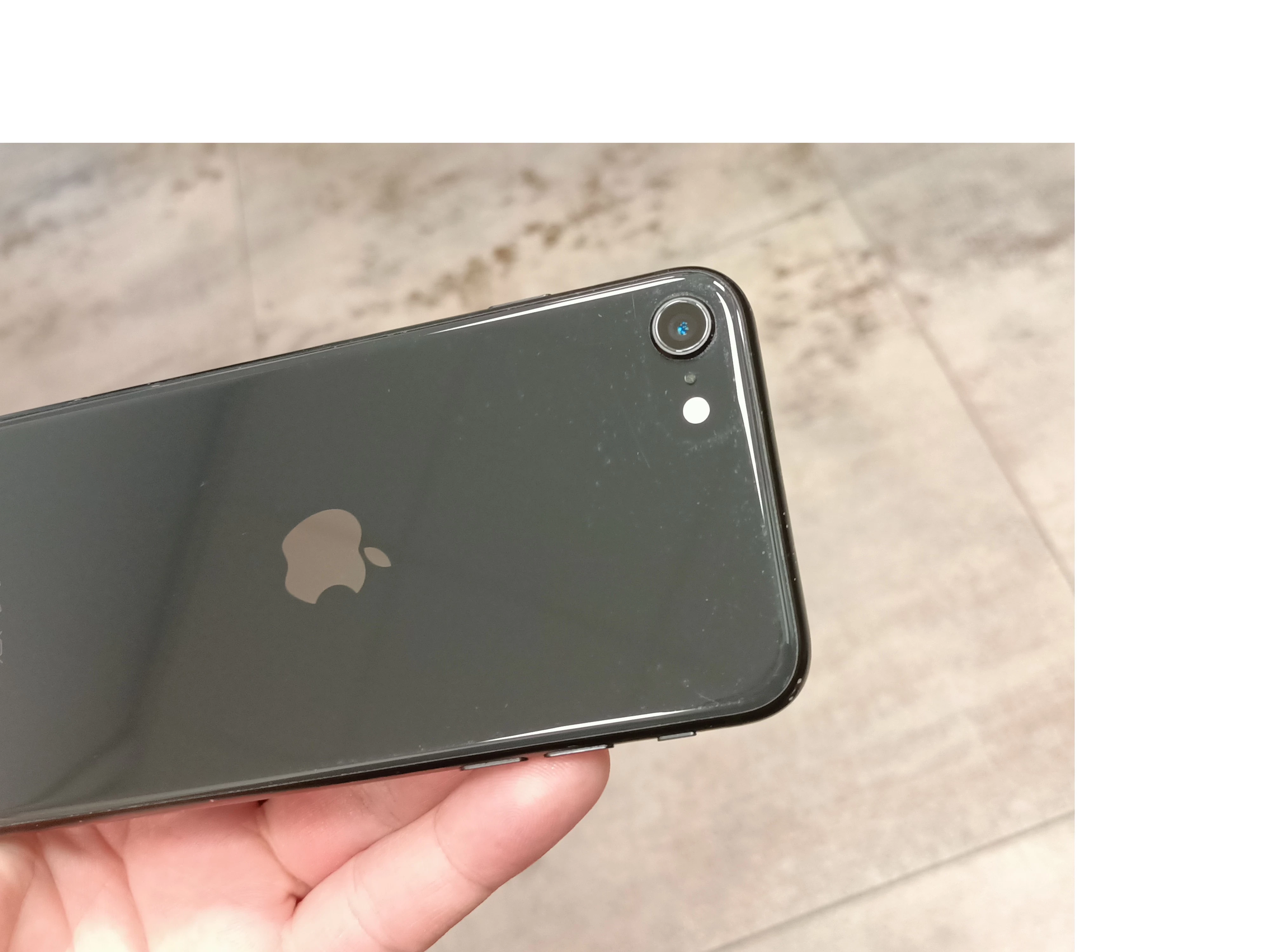 apple-iphone-se-2020-64gb-kond-bat82-system-operacyjny-android