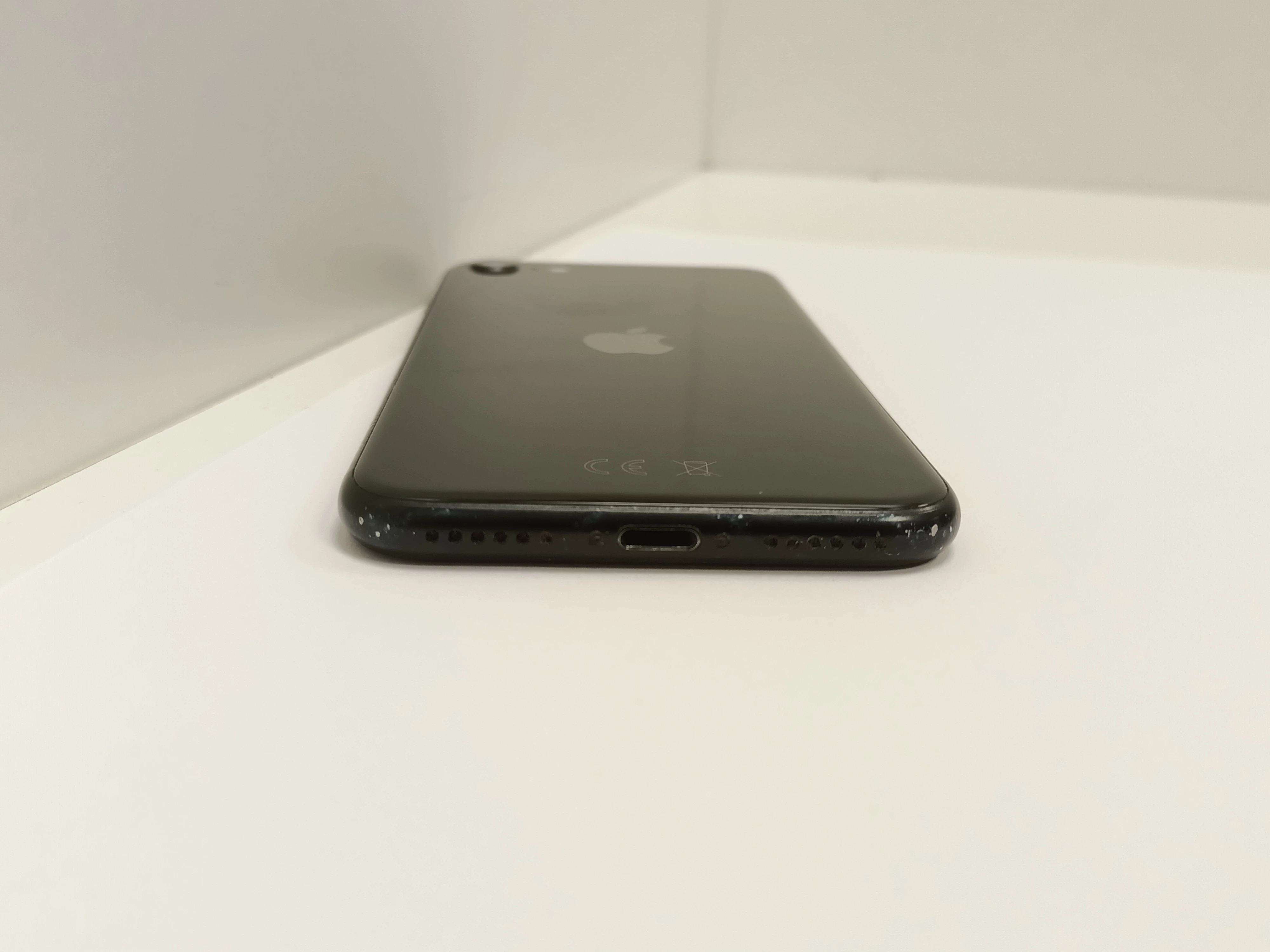 apple-iphone-se-2020-64gb-kond-bat82-transmisja-danych-4g-lte