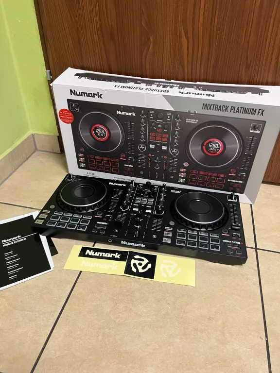 KONTROLER DLA DJ NUMARK MIXTRACK PLATINUM FX USB