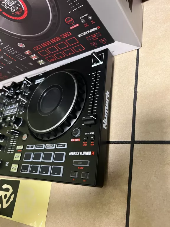 KONTROLER DLA DJ NUMARK MIXTRACK PLATINUM FX USB
