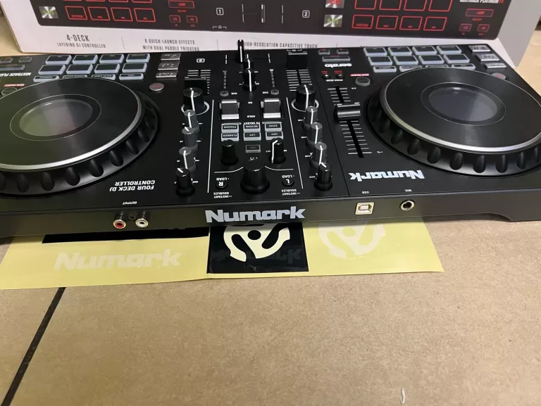 KONTROLER DLA DJ NUMARK MIXTRACK PLATINUM FX USB