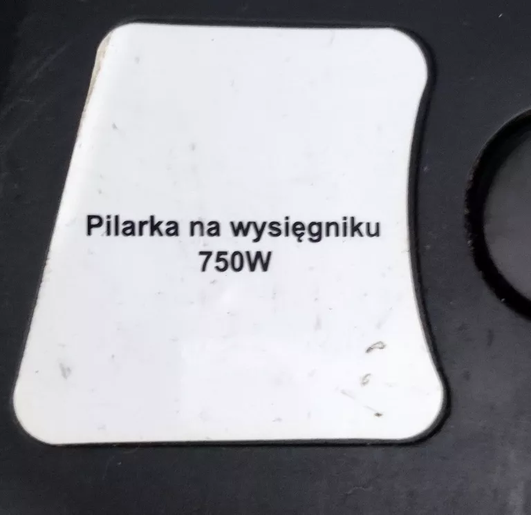 PIŁA ŁAŃCUCHOWA NA WYSIĘGNIKU