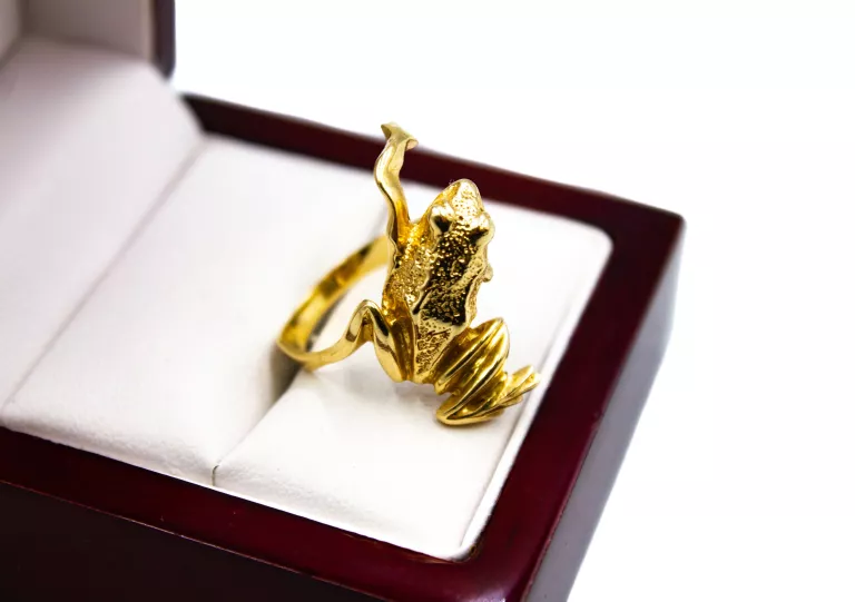 ZŁOTY PIERŚCIONEK Z ŻABĄ 6,58 G R. 14